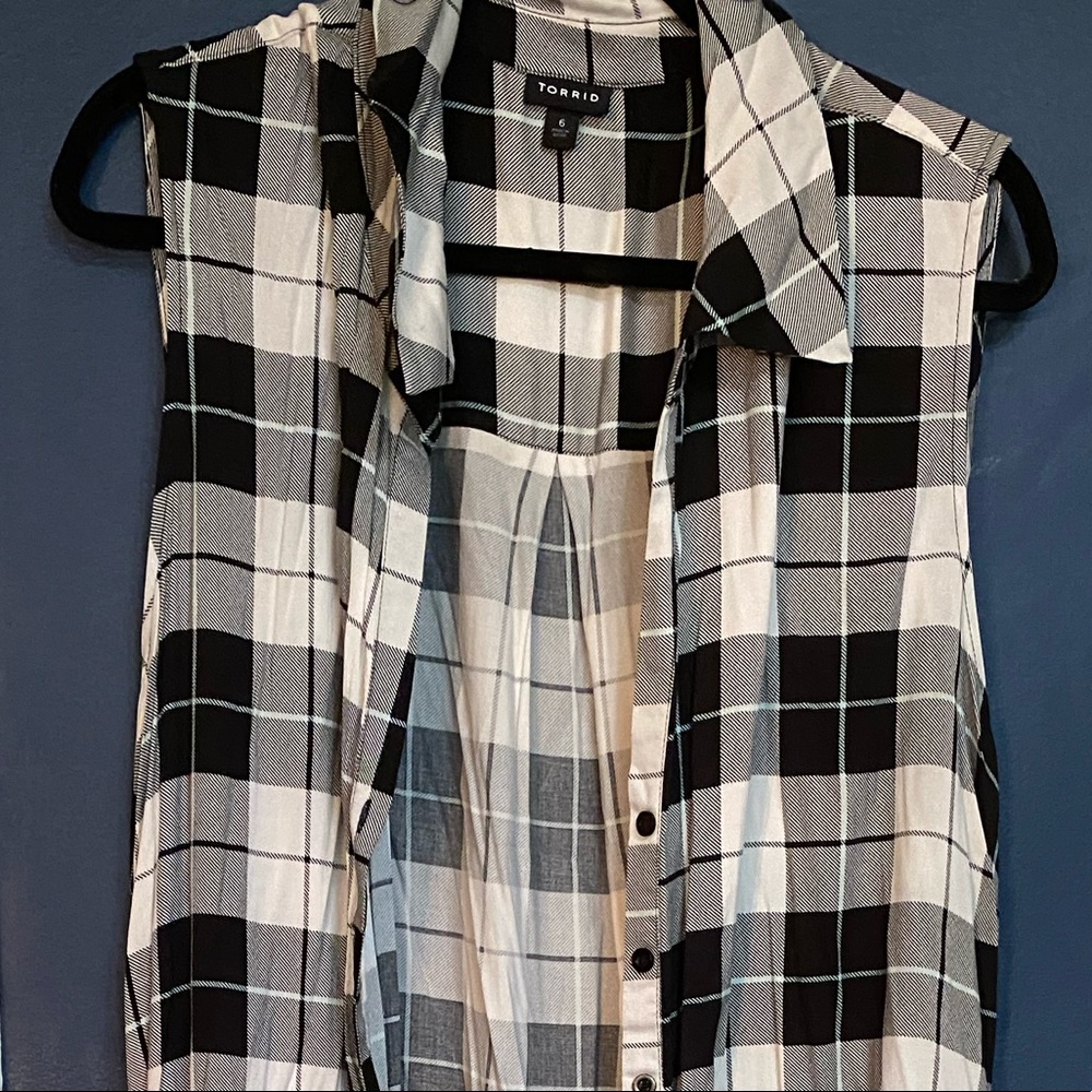 Torrid Button- Down Plaid Maxi Duster with Belt